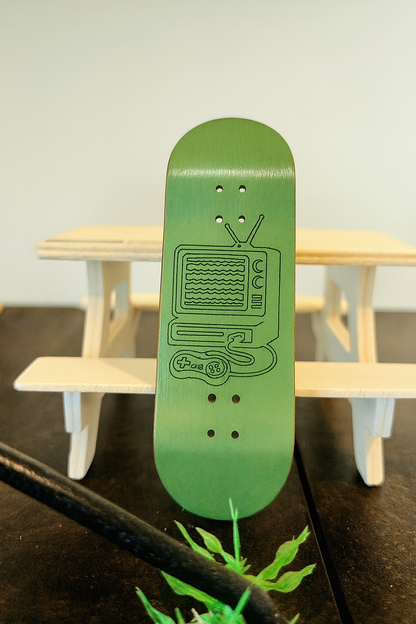 32mm Retro Gamer - Green